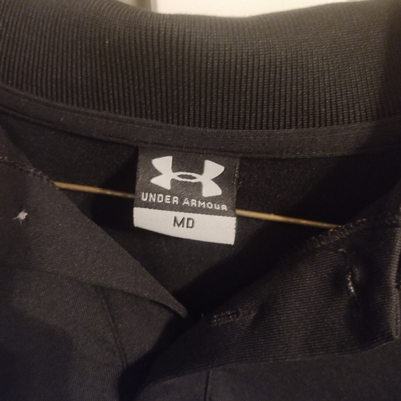 Two men's medium under armour polos - Picture 4 of 9
